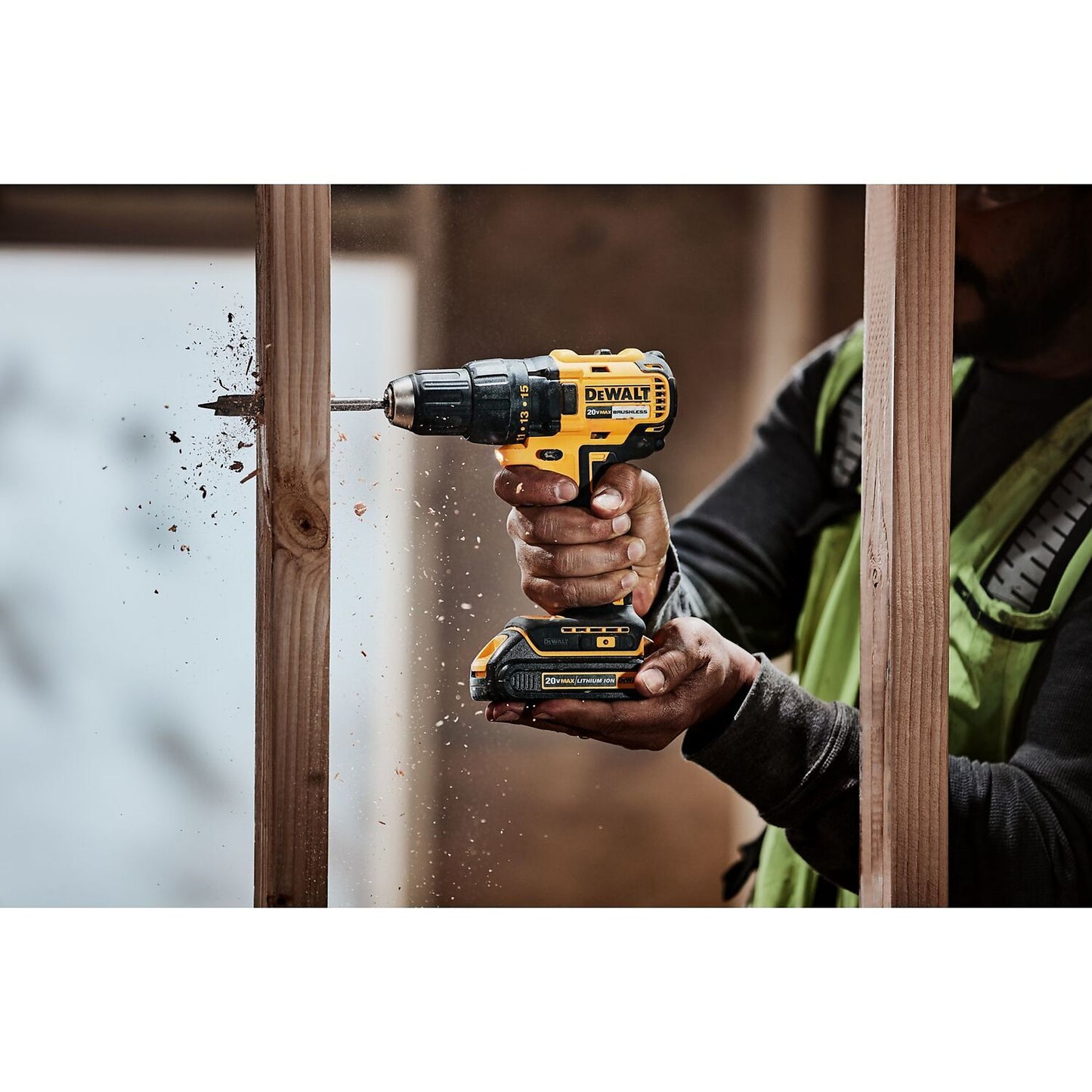 DEWALT 20V 1/2” Brushless Drill Drive Kit