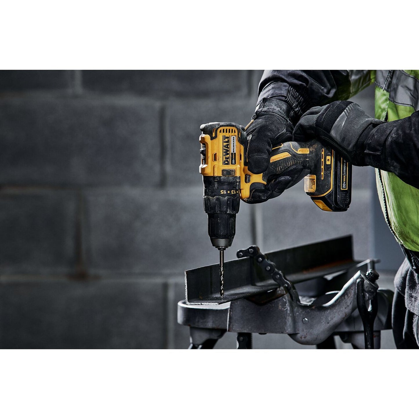 DEWALT 20V 1/2” Brushless Drill Drive Kit